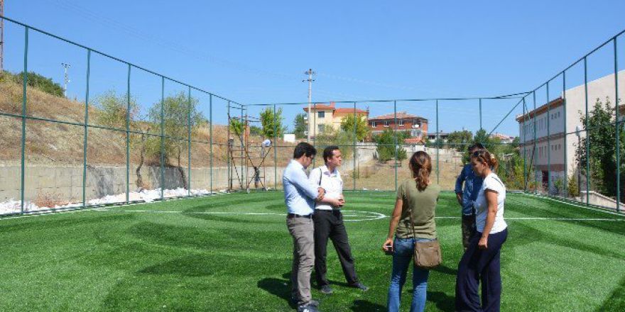 Başkan Yardımcısı Abdullah Ay Sentetik Saha Çalışmalarını İnceledi