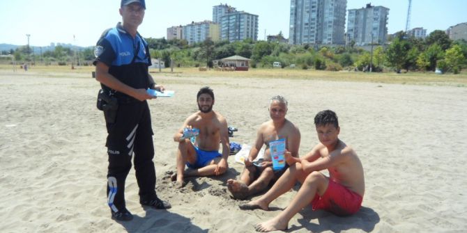 Polis Boğulmalara Karşı Bilgilendirdi