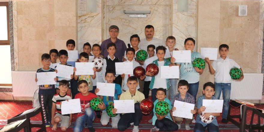 Bozüyük Belediyesi Şeyh Edebali Kur’an Kursu Öğrencileri Sertifikalarına Kavuştu