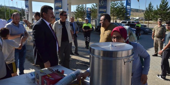 Bu Yolda Kahve İçmeyene Geçiş Sağlanmıyor