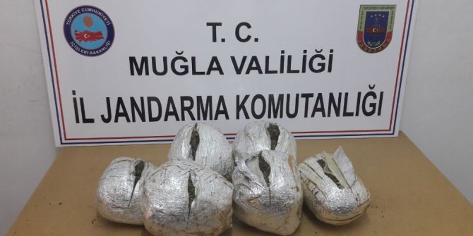 Çantasından 10 Kilo Uyuşturucu Çıktı