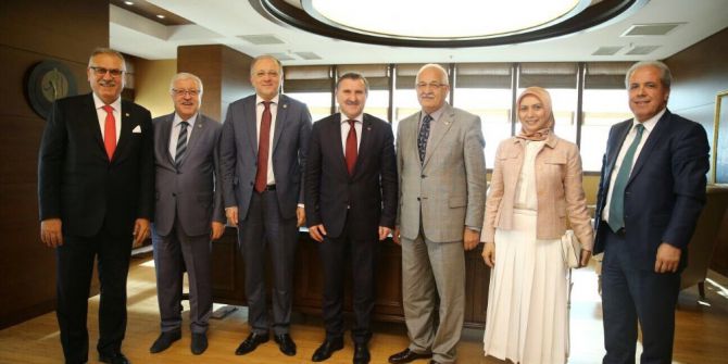 Gaziantep Milletvekillerinden, Yeni Spor Bakanı Bak’a Ziyaret