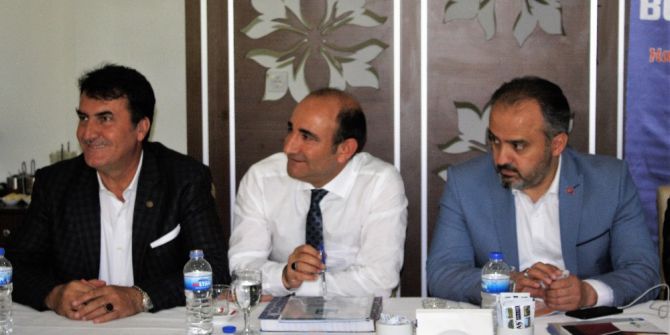 Ak Partili Belediyeler Vaatleri Değerlendirmek İçin Toplandı