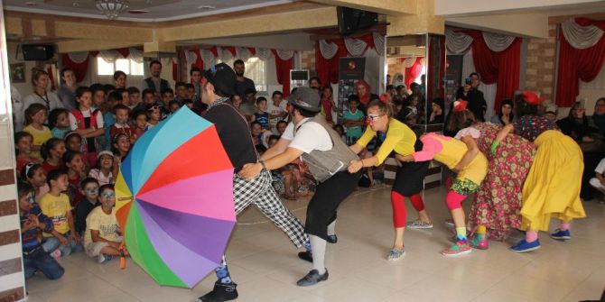 Mülteci Çocuklar "Sınır Tanımayan Palyaçolar" İle Eğlendi