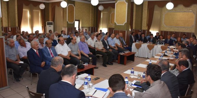 Vali Çeber, Muhtarlarla Bir Araya Geldi