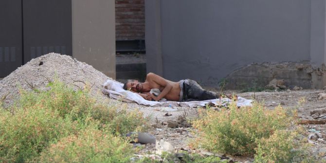 Çıplak Yatınca Ölü Sanıldı, Sarhoş Çıktı