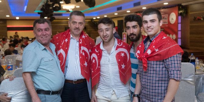 Gaziosmanpaşa Belediyesi’nden Askere Gidecek Gençlere ’Kınalı’ Uğurlama