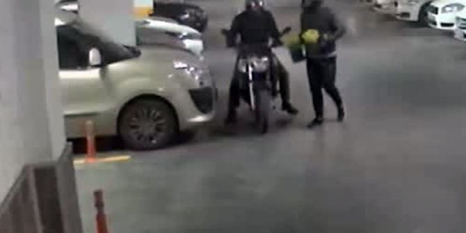 Lüks Sitede Motosiklet Hırsızlığı Kamerada