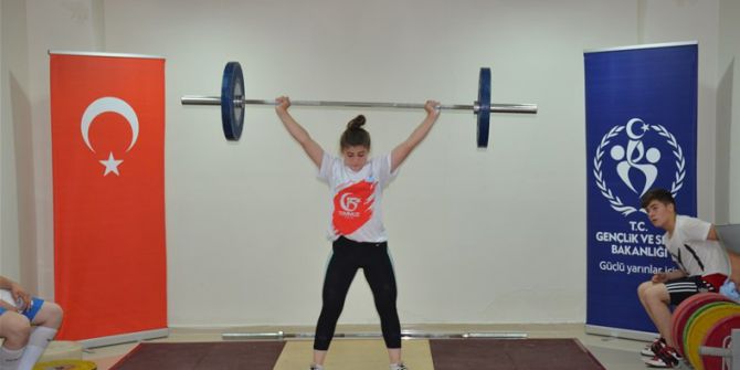 Bilecikli Halterci Türkiye Olimpiyat Hazırlık Merkezine Davet Edildi