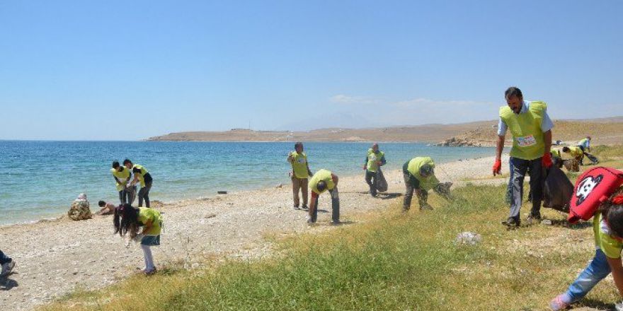 Erciş’te Temizlik Kampanyası