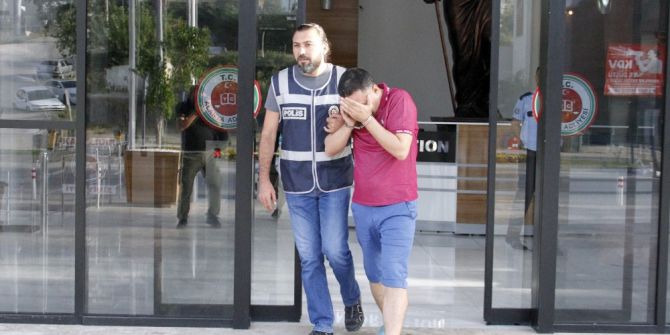 Korsan Taksici Uyuşturucuyla Yakalandı