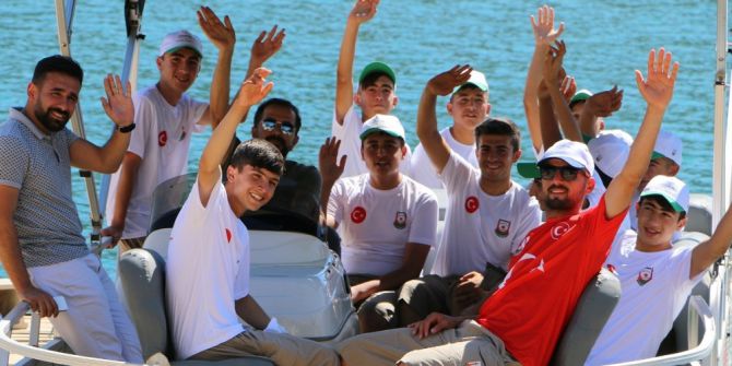 Başarılı Öğrencilere Büyükşehir’den Yaz Gençlik Kampı