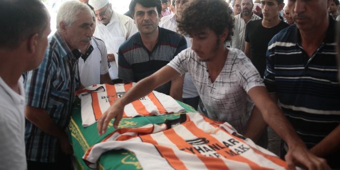 Fenerbahçe Hayali Kurarken Boğulan Futbolcu Son Yolculuğuna Uğurlandı