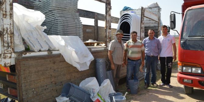 Büyükşehir’den Besicilere Buzağı Kulübesi