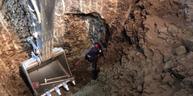 İtfaiye Yavru Köpek İçin 50 Metre Kazdı