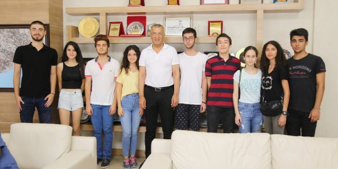 İstanbullu Liseli Gençler, Mezitli Belediyesi’nin Sosyal Projelerinde Yer Aldı