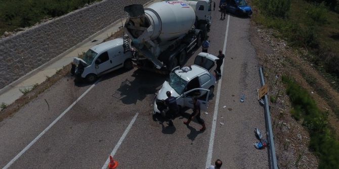 Sinop’ta 2 Otomobil Çarpıştı: 3 Yaralı