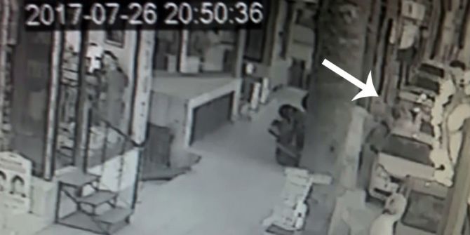 5. Kattan Otomobilin Üzerine Düşme Görüntülerine Ulaşıldı