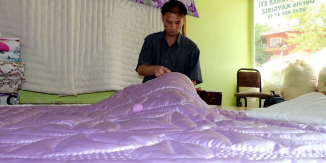 Çırak Bulamadığı İçin Mesleğini Oğluna Öğretiyor