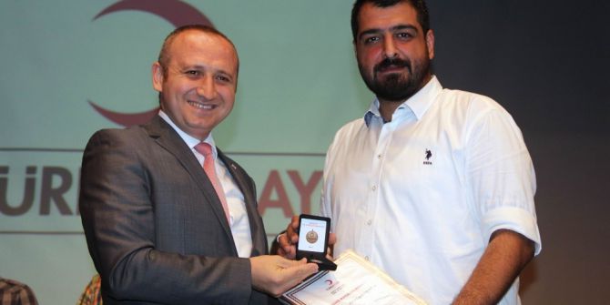 Yıldırım: "1 Yılda 2 Milyon 500 Bin Ünite Kana İhtiyaç Var"