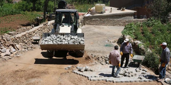 Bitlis Belediyesinden Yol Yapım Çalışması