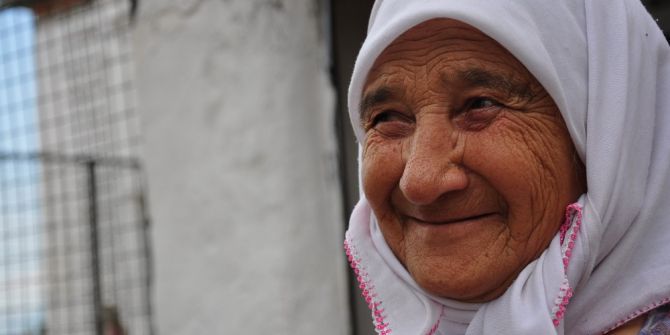 Milas’ta Yaşlı Kadına Vatandaşlar Sahip Çıktı