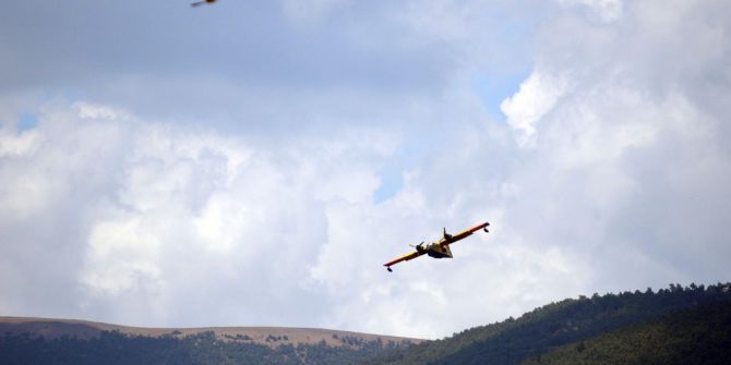 Şiddetli Rüzgar Yangının Kontrol Altına Alınmasını Engelliyor