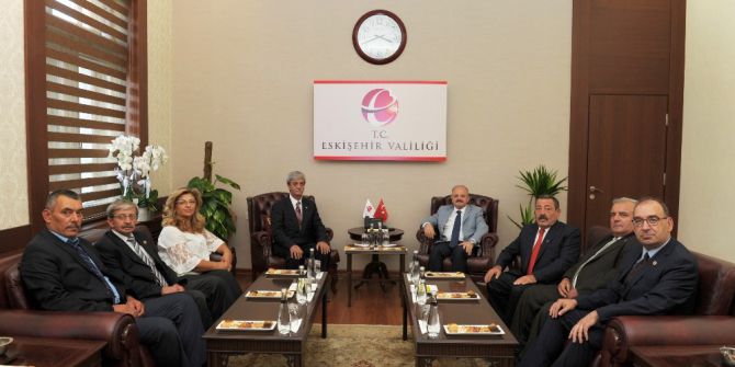 Muhtarlar Derneğinden Vali’ye Ziyaret