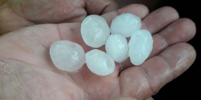 Balıkesir’de Erik Büyüklüğünde Dolu Yağdı