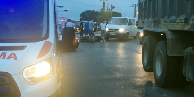 Sakarya’da Motosiklet İle Otomobil Çarpıştı: 2 Yaralı