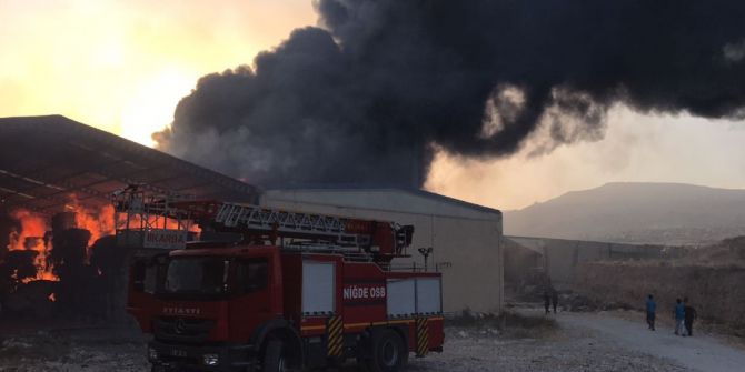 Niğde’de Fabrika Yangını