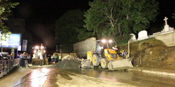 Pangaltı Ermeni Mezarlığı’nın Duvarı Çöktü