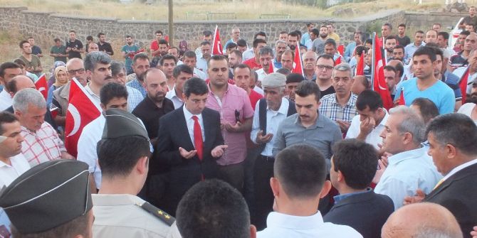 Kahraman Komutan Dualarla Anıldı