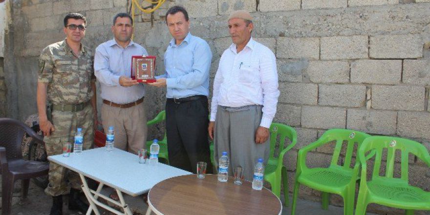 Şehit Yusuf Atal’ın Hizmet Plaketi Ailesine Takdim Edildi