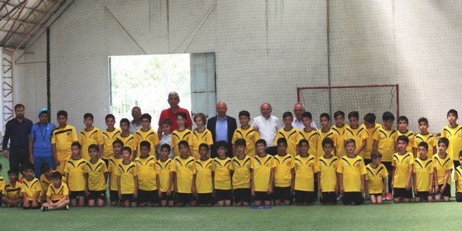 Başkan Çolakbayrakdar Yaz Kurslarına Gelen Çocukları Ziyaret Etti