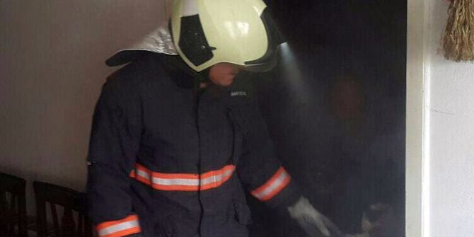 Dumanların Arasında Kalan Kuş İtfaiye Tarafından Kurtarıldı