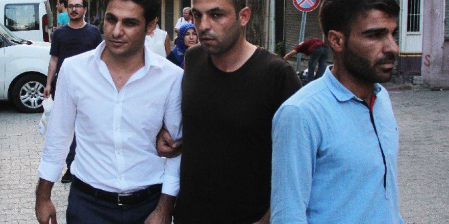 Adana’da 3 Cumhuriyet Savcısı Ve 1 Hakim Tutuklanarak Cezaevine Gönderildi