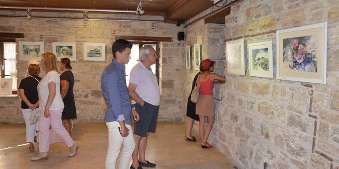 Kuşadası’nda ’Duygudan Renge’ Resim Sergisi Açıldı
