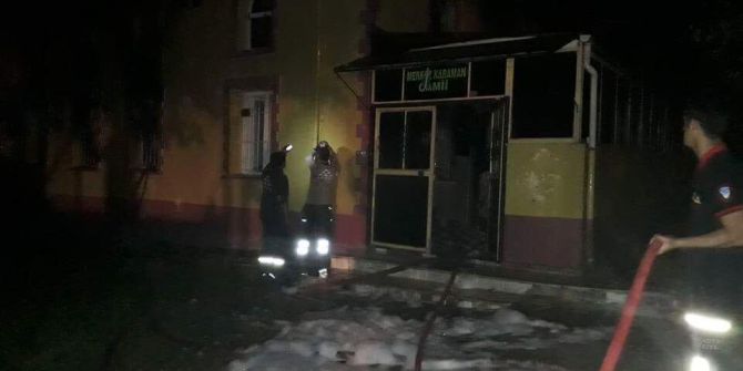 Sakarya’da Yanan Cami Tamamen Kül Oldu