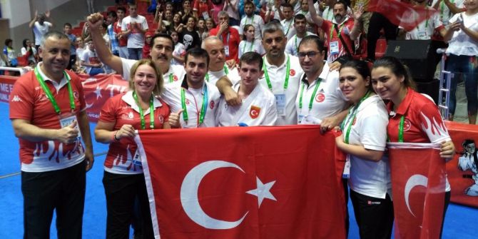 Kağıtsporlu Karateciler Deaflympics 2017’de Tarihe Geçti