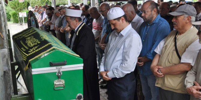 13. Dönem Milletvekili Ateşoğlu Toprağa Verildi