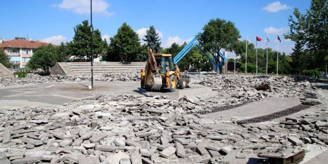 Anıtpark Aslına Uygun Şekilde Yenileniyor