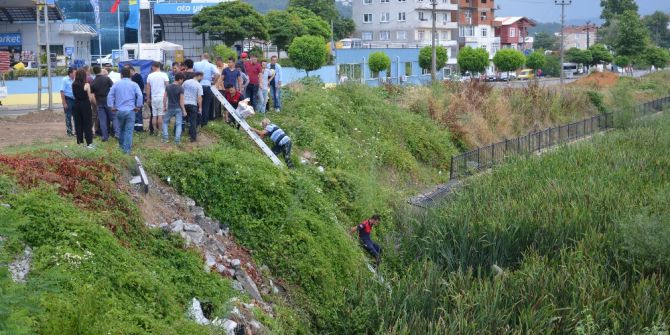 Dereye Uçan Pat Pat’dan Atlayarak Kurtuldu