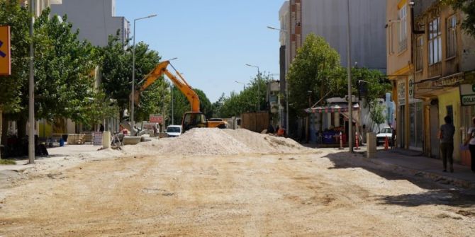 Eski Kahta Caddesinde Altyapı Çalışmaları Devam Ediyor