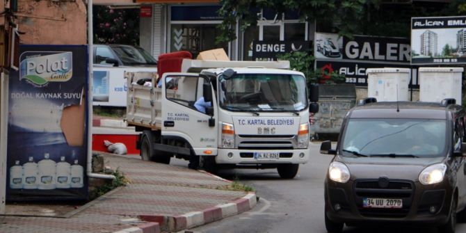 Evden 4 Buçuk Kamyon Çöp Çıkartıldı