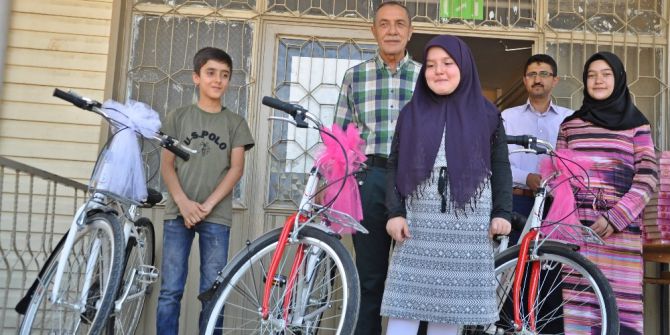 Yaz Kurslarında Başarılı Olanlar Bisikletle Ödüllendirildi