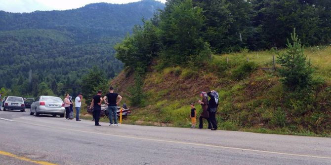 Virajı Alamayan Otomobil Takla Attı