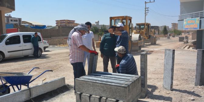 Cumhuriyet Mahallesi Kilitli Parke Taşına Kavuşuyor