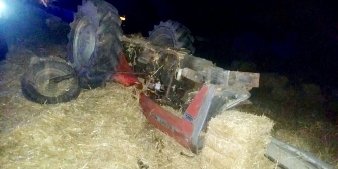 Tır İle Traktör Çarpıştı: 5 Yaralı