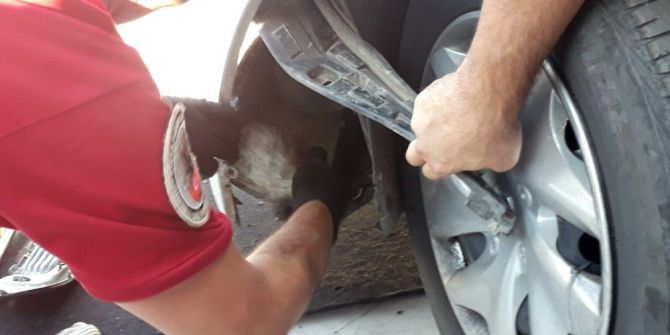 Milas’ta Şüpheli Araçtan 4 Kilo Uyuşturucu Ve Silah Çıktı